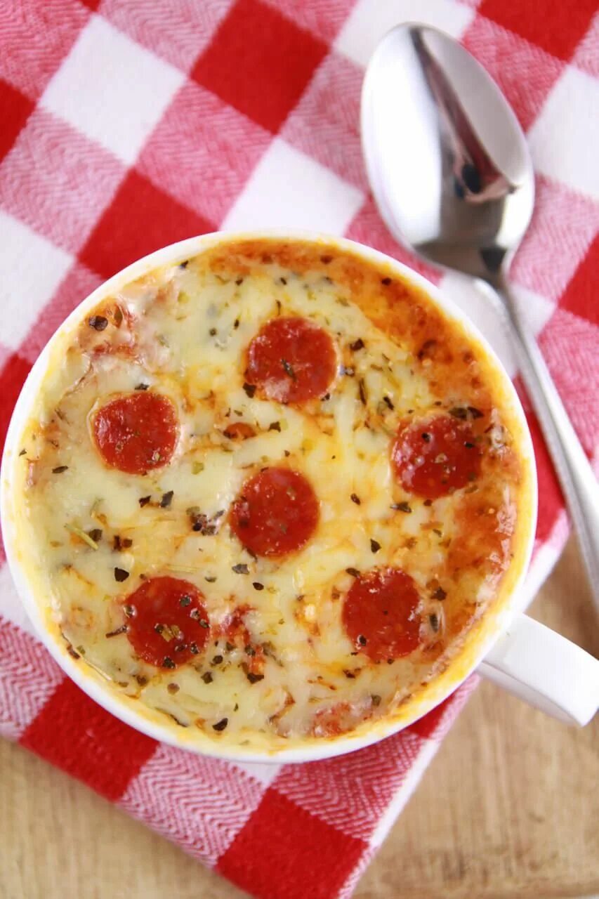 Пицца в микроволновке рецепт с фото Microwave Mug Pizza Recipe (with Video) Bigger Bolder Baking Recipe Recipes, Mug