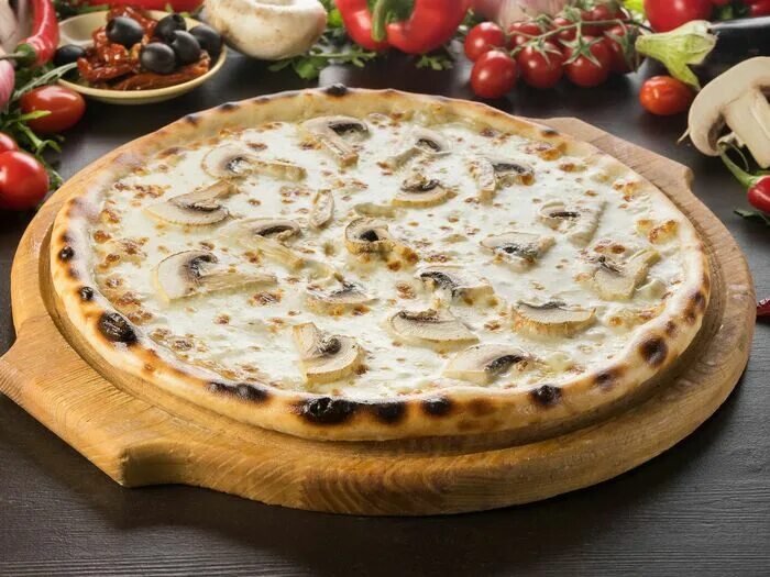 Пицца жульен фото Заказать "Пицца Грибной жюльен" из Pizza2you в Москве через Яндекс Еду