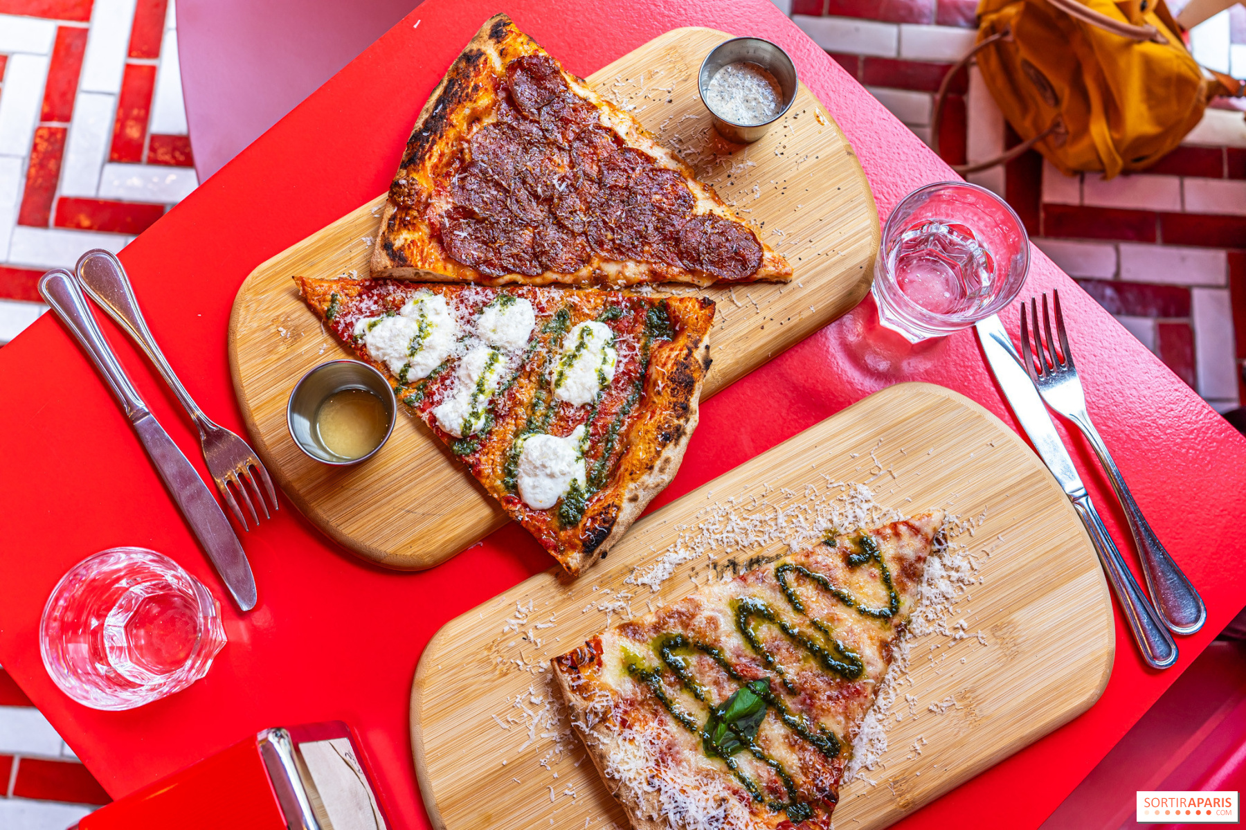 Пиццерия клуб библиотека октябрьская ул 69 фото Slice Pizza Club, the pizzeria with XXL shares in Paris - Sortiraparis.com