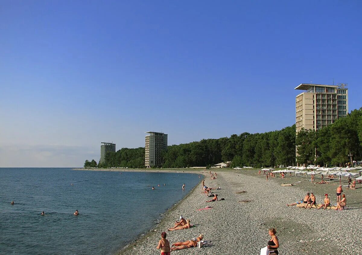Пицунда фото города и пляжа Файл:Pitsunda beach.jpg - Википедия