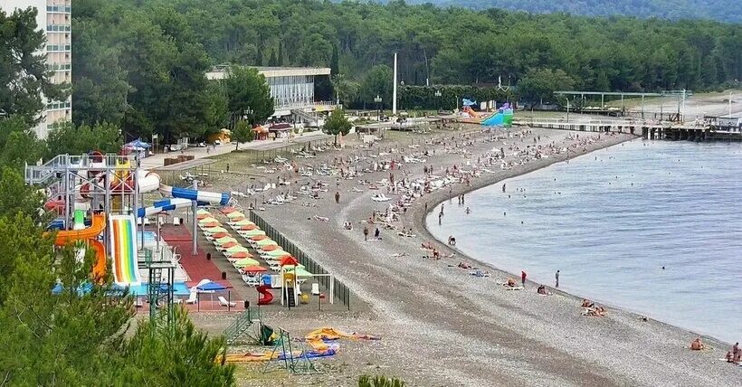 Пицунда центральный пляж фото Аквапарк в Абхазии в Пицунде
