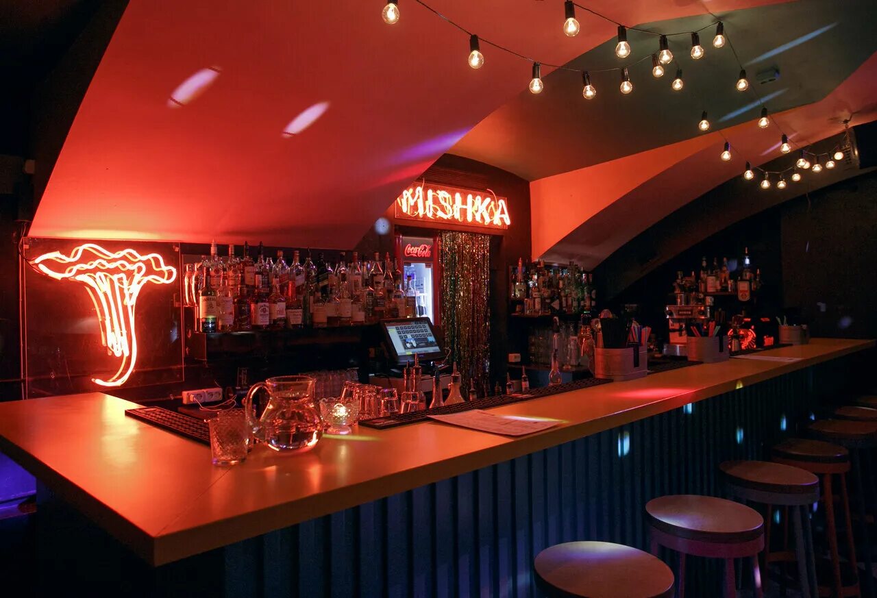 Питер бар ул цвиллинга 44 фото Mishka, pub, bar, Saint Petersburg, naberezhnaya reki Fontanki, 40/68 - Yandex M