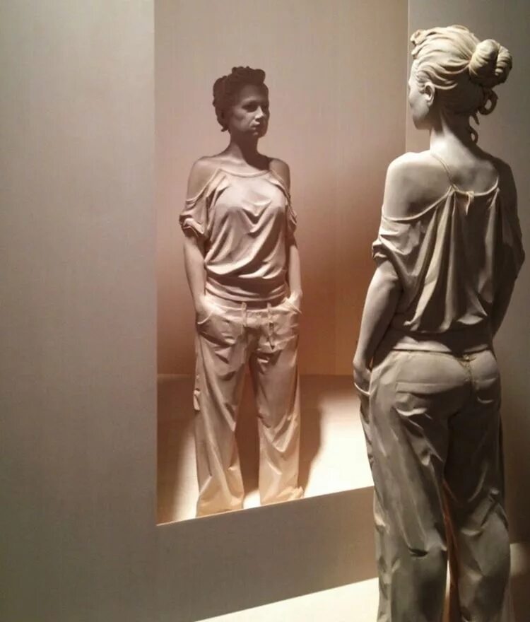 Питер демец скульптуры из дерева фото Peter Demetz's Human Figure Sculptures Human sculpture, Sculpture art, Contempor