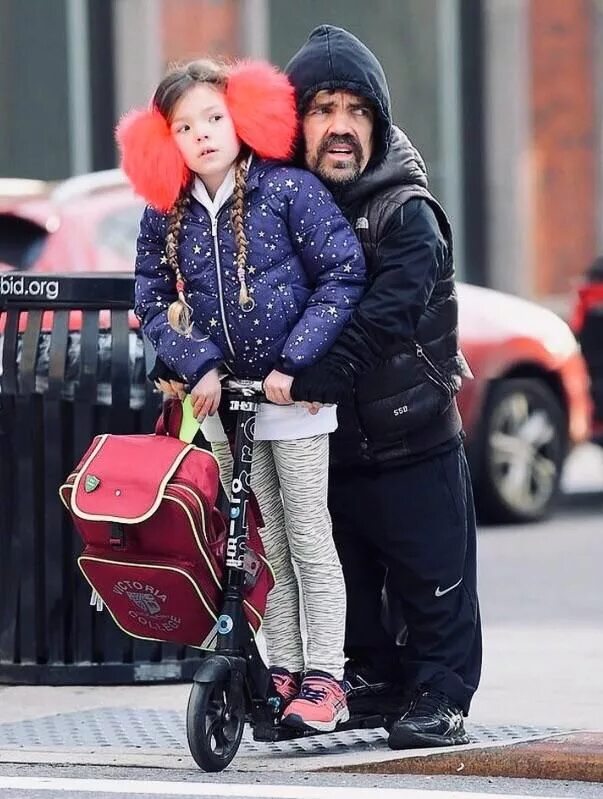 Питер динклэйдж семья фото Peter dinklage, Electric scooter for kids, Daughter