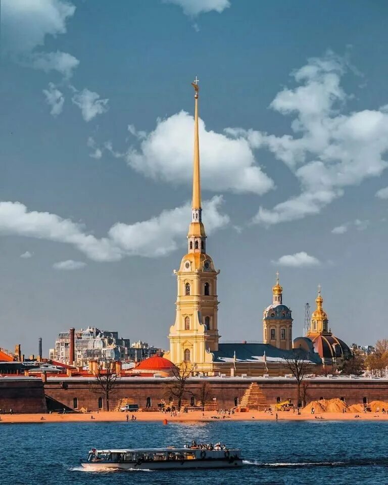 Питер фото петропавловской крепости Услуги экскурсовода в Адмиралтейском районе: 120 экскурсоводов