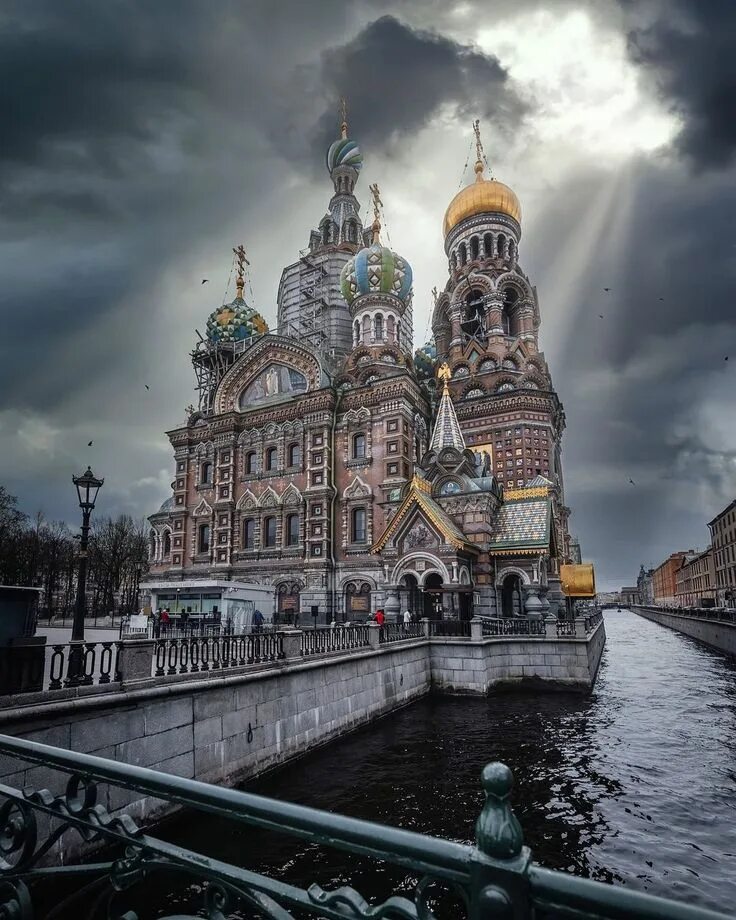 Питер храм спаса на крови фото Фотограф Андрей Михайлов on Instagram: "Спас На Крови, вид с Ново-Конюшенного Мо