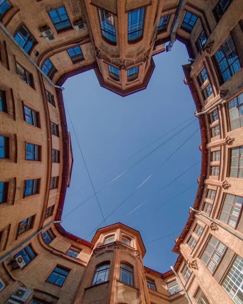Питер колодцы фото Петербург прекрасен и в знаменитых дворах-колодцах. Фото: Evgeny_Chabannyy 2023 