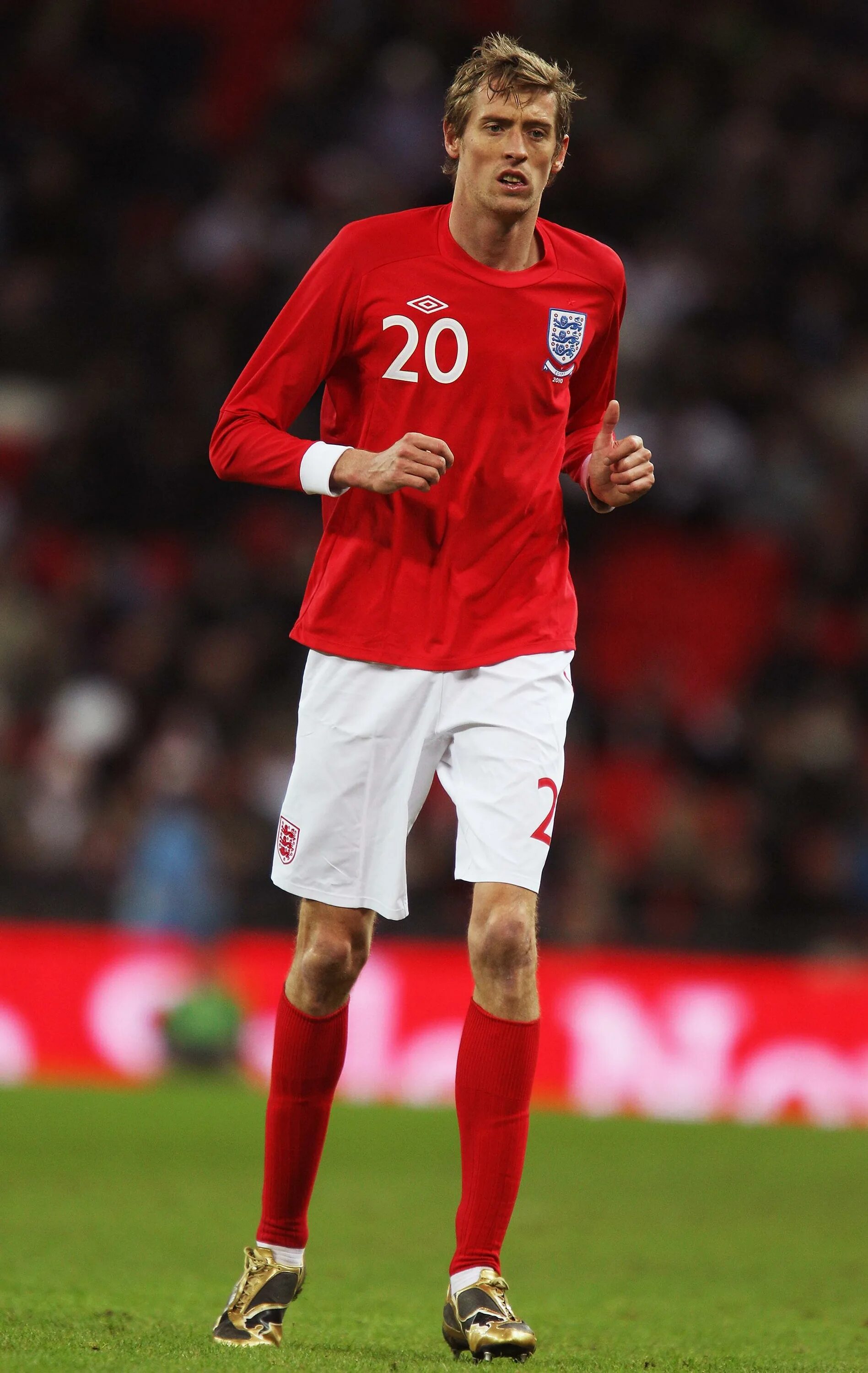 Питер крауч фото Peter Crouch pens a funny and self-mocking manual to help young footballers avoi