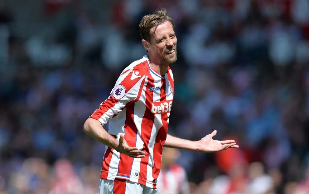 Питер крауч фото Peter Crouch: Players get nervous about transfer gossip