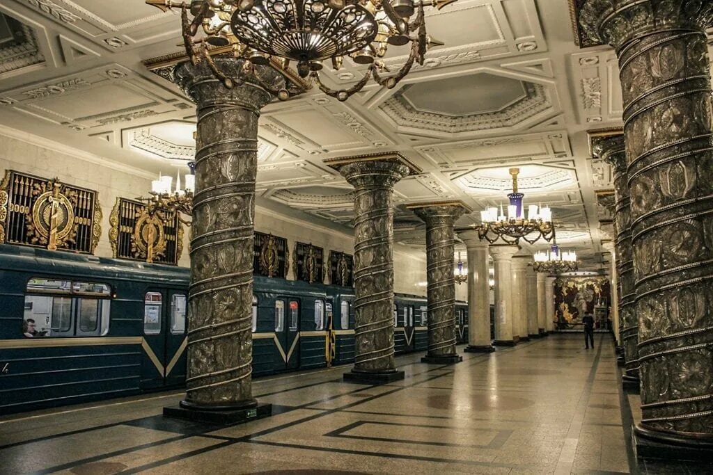 Питер метро автово фото Иностранцы обсуждают изумительно красивую станцию "Автово" в питерском метро Ино