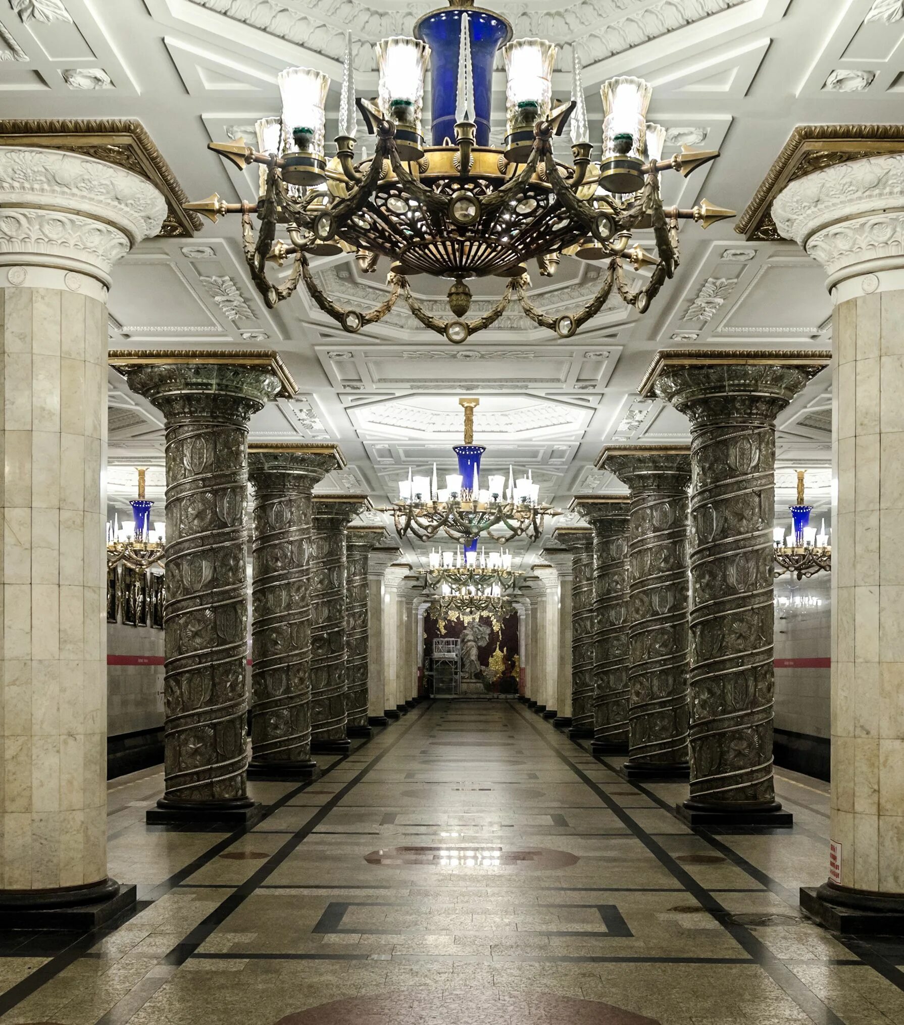 Питер метро автово фото Pin on Pietarin metrossa on mukavaa - Metro in St. Petersburg