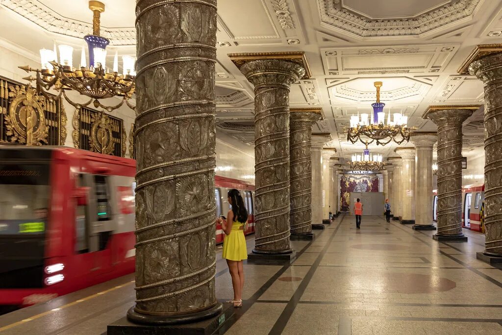 Питер метро автово фото Saint Petersburg Metro, Russia The Saint Petersburg Metro . Flickr