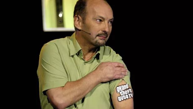 Питер мур заложник фото Peter Moore (Electronic Arts) : " Hideo Kojima et Konami devraient s'embrasser e