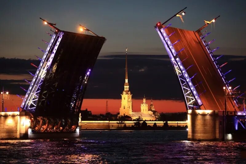 Питер разведенные мосты фото Развод мостов на теплоходе в Петербурге. Расписание и цены на билеты