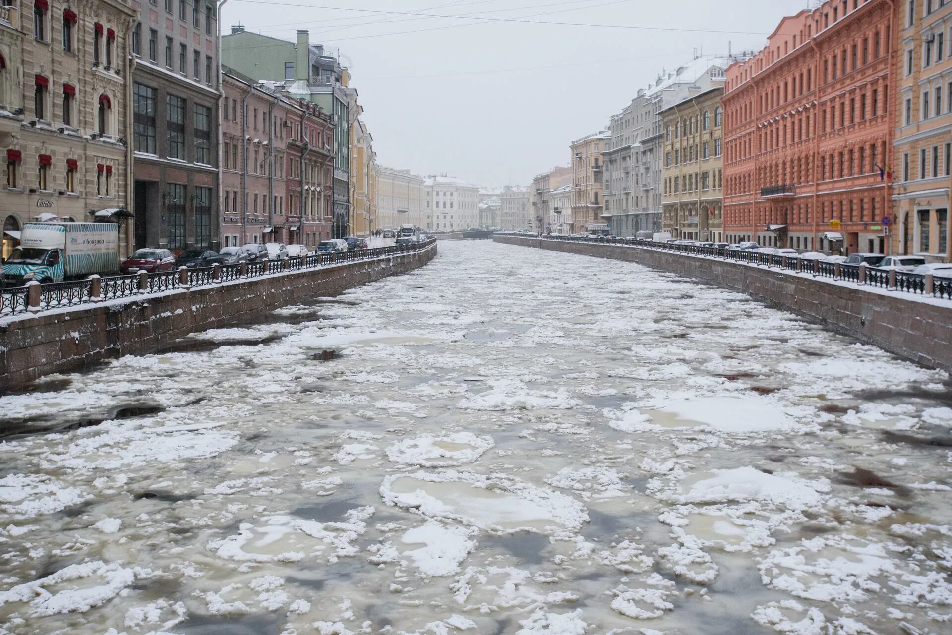Питер сегодня фото сейчас В Петербурге "жёлтый" уровень погодной опасности продлили до вечера 25 февраля