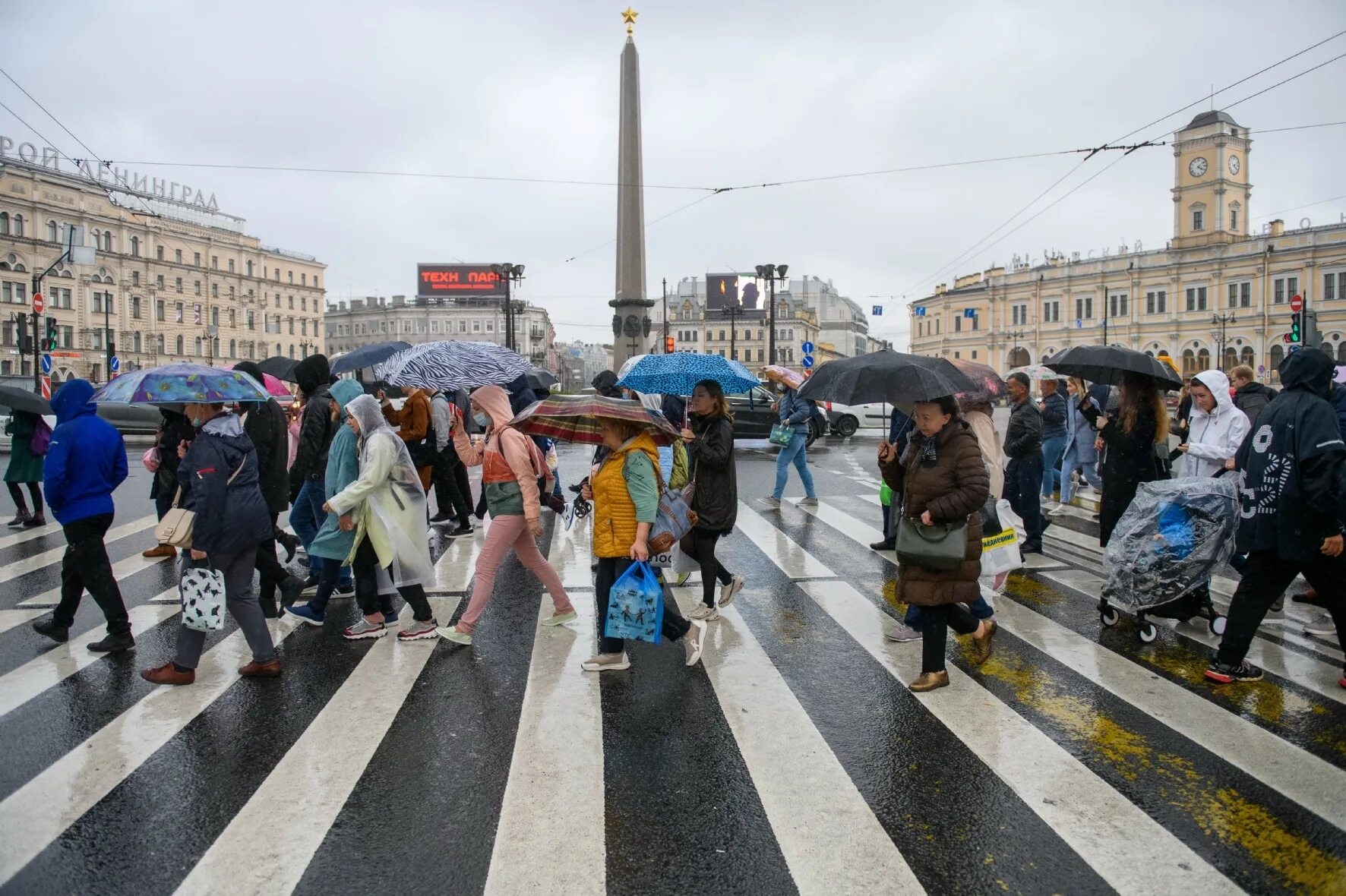 Питер сентябрь 2024 фото В Петербурге побит вековой температурный рекорд - РБК