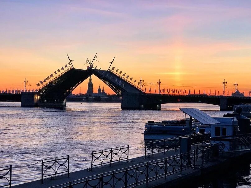 Питер сейчас фото 2024 Рассвет у Дворцового моста Фото: nikitina marinka 2024 Фотодневник Санкт-Петербу