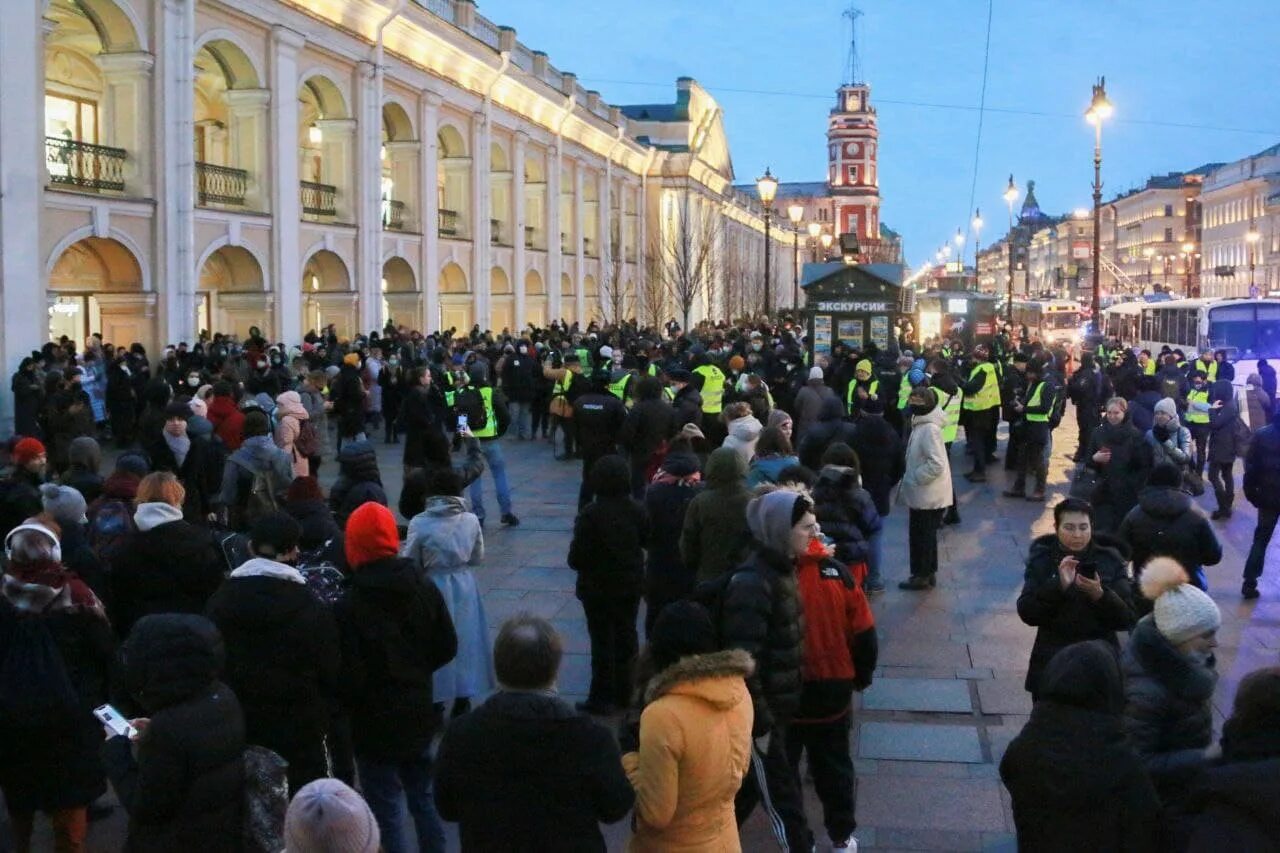 Питер сейчас фото Прокуратура Петербурга предупредила о последствиях участия в несанкционированных