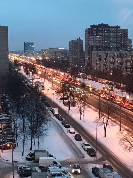 Питер софийская улица фото Огромная пробка на Софийской улице. В сторону улицы Белы Куна. Машины даже в кар