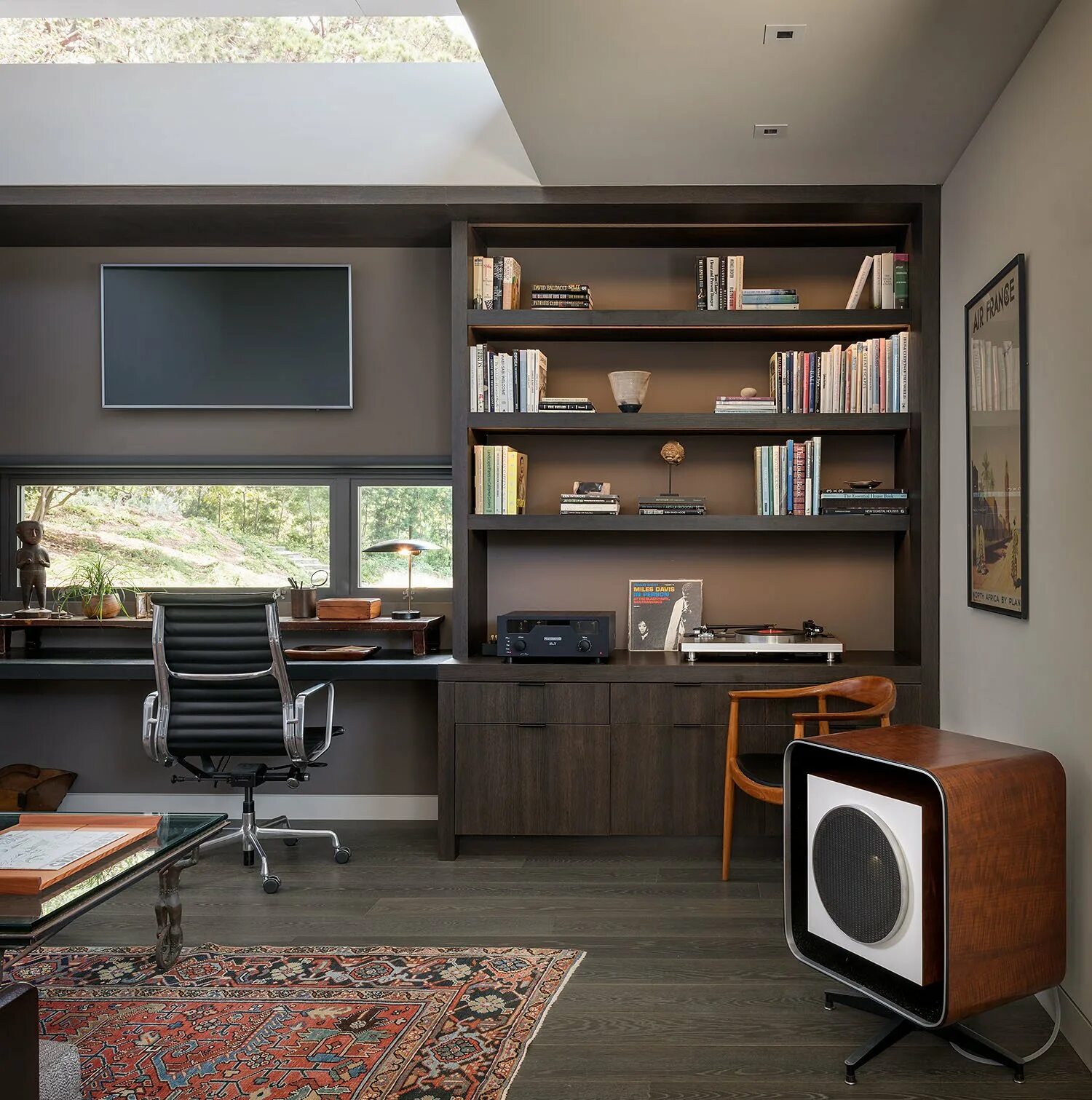 Планировка рабочей комнаты Office Study Dark Hardwood Chair Photos from A Southern California Midcentury Ge