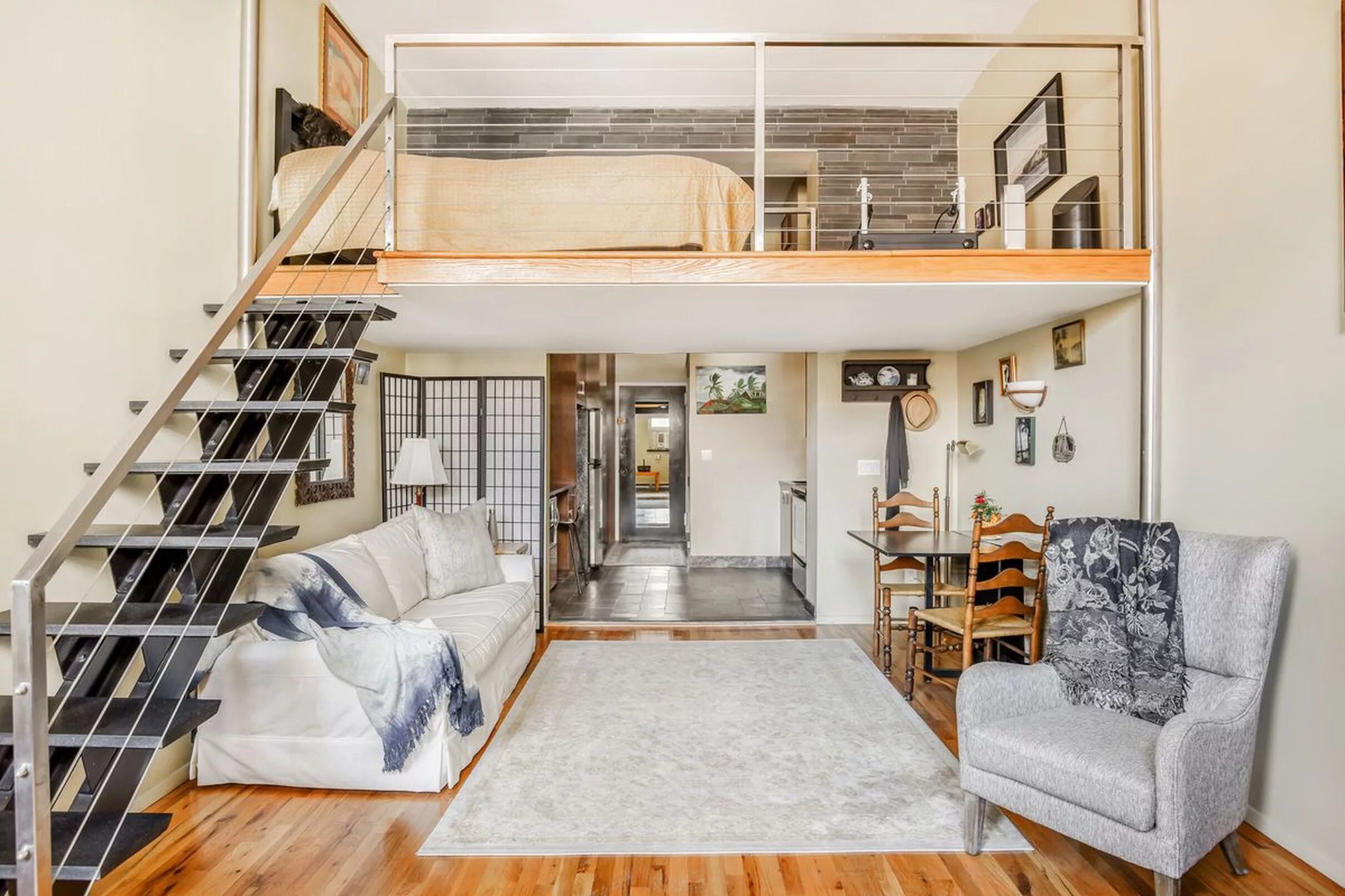 Планировка со вторым этажом In Greenwich Village, a stylish studio with sleeping loft wants $750K Loft house