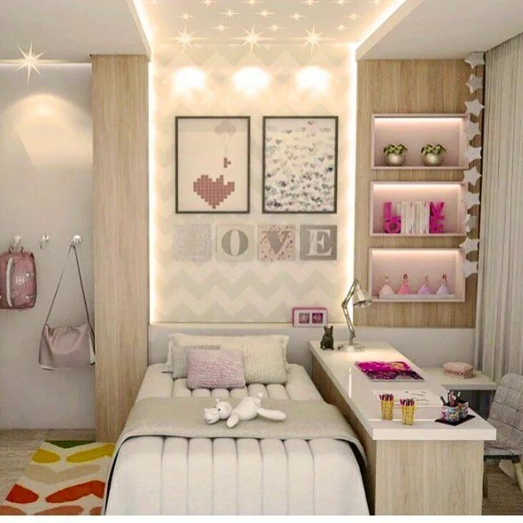 Планировка спальня для девочки A imagem pode conter: mesa e área interna Decoração quarto pequeno, Decoração de