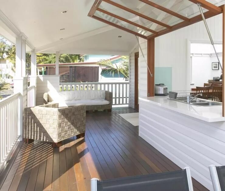Планировка терраса кухня The Ideas Gallery BUILD Kitchen window design, Summer porch decor, House design