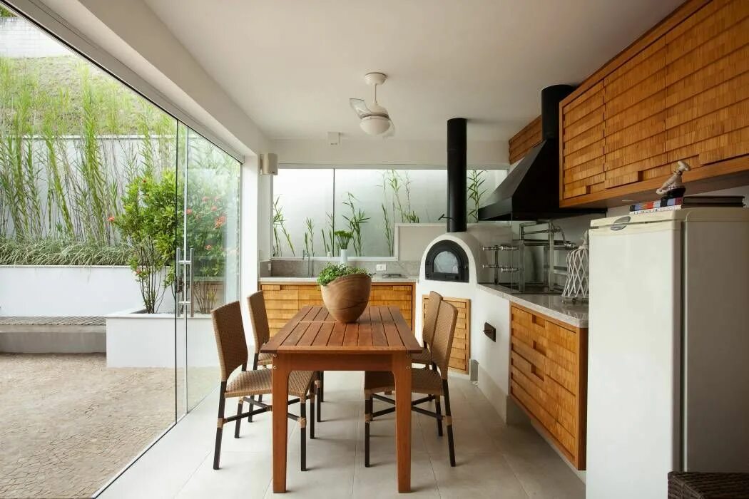 Планировка терраса кухня Casa de tamboré, silvana lara nogueira homify Bếp ngoài trời, Arquitetura, Tiệc 