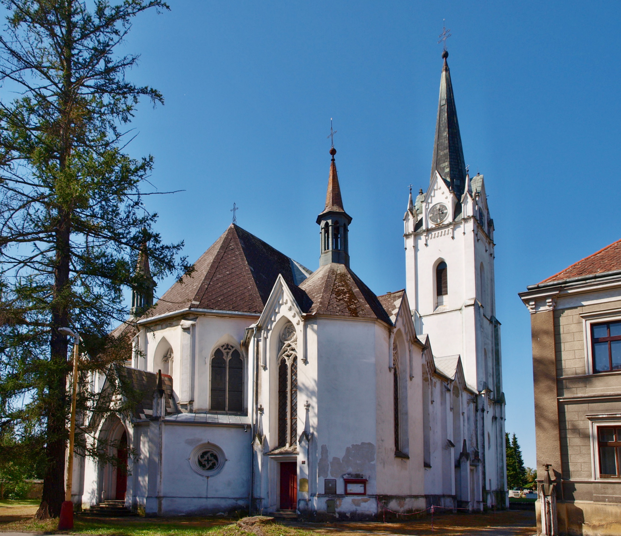 Планировка территории польского костела File:Kostel svatého Fabiána a Šebestiána (Zákupy) 02.JPG - Wikimedia Commons
