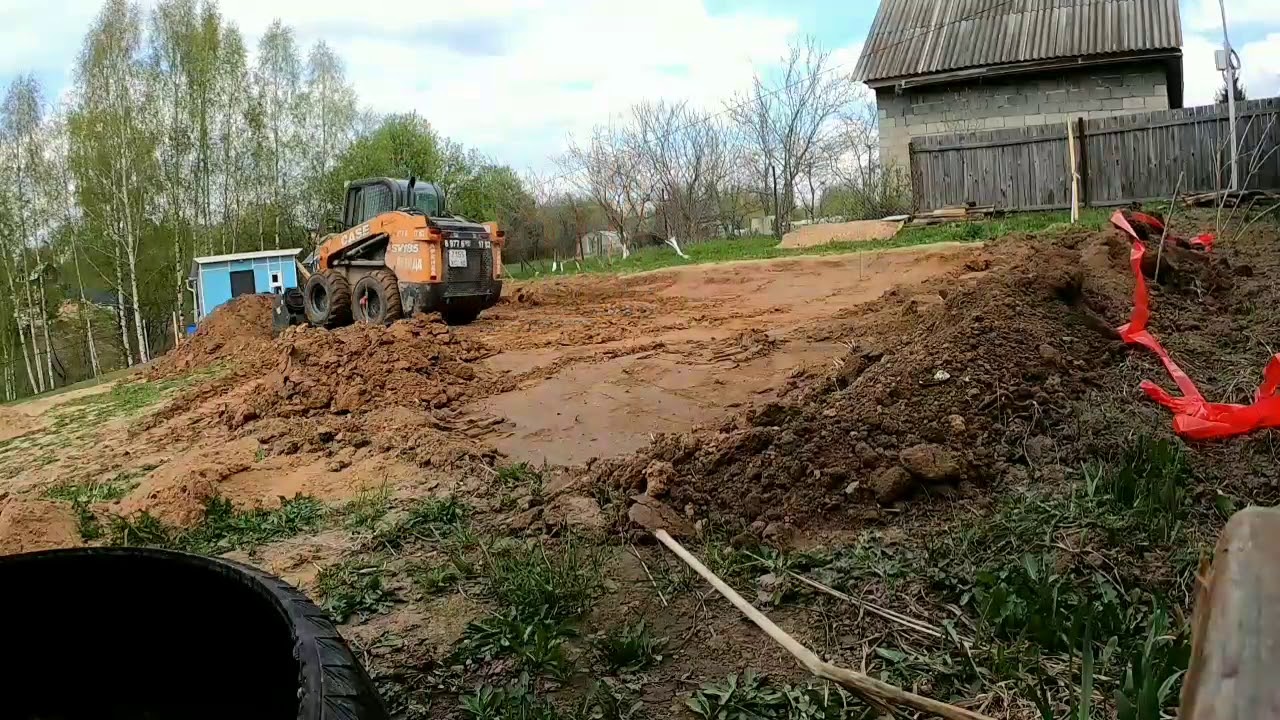 Планировка участка мини экскаватором видео Планировка участка мини погрузчиком CASE SV 185 - YouTube