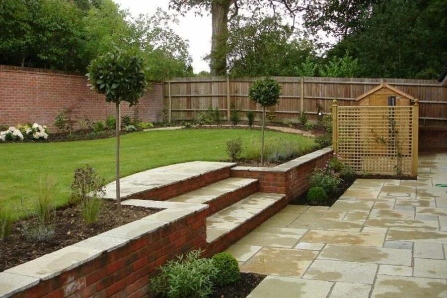 Планировка участка с небольшим уклоном A Guide to Garden Steps - ALDA Landscapes Patio garden design, Sloped garden, Ga