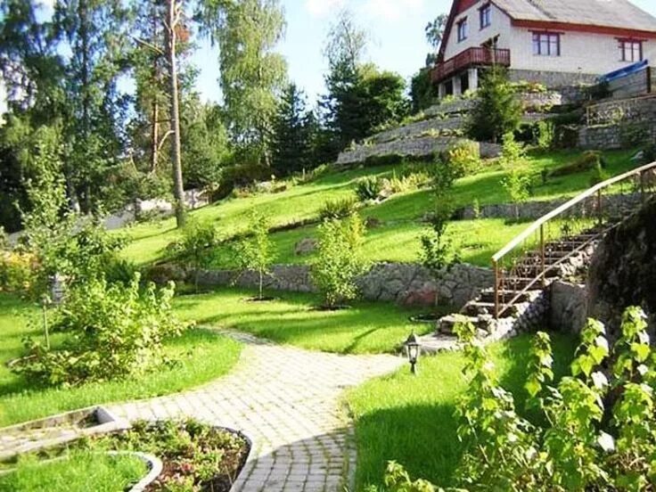 Планировка участка с перепадом Pin by Gia on house plans Sloped backyard landscaping, Sloped garden, Sloped bac