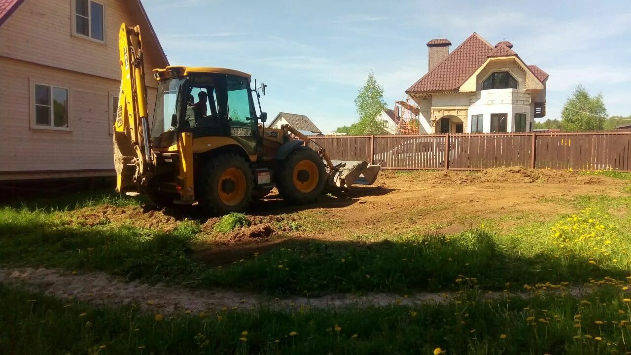 Планировка участка трактором Выравнивание участка трактором в Чеховском районе - портфолио "Красивый участок"