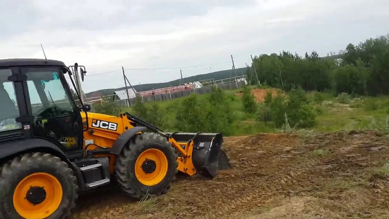 Планировка участка трактором jcb jcb 4 cx начало работы по планировке - YouTube