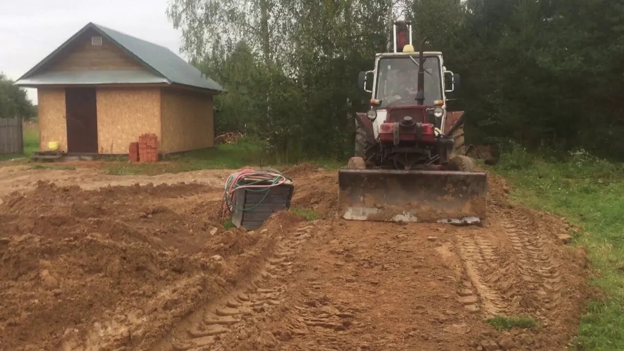 Планировка участка трактором цена в томаровке Выравниваем участок в деревне - YouTube