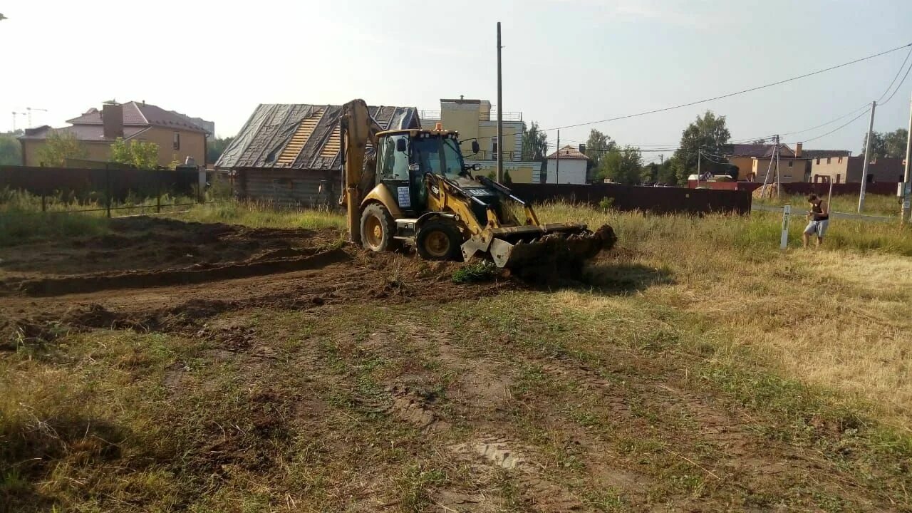 Планировка участка трактором цена в томаровке Выравнивание участка трактором в Домодедово - портфолио "Красивый участок"