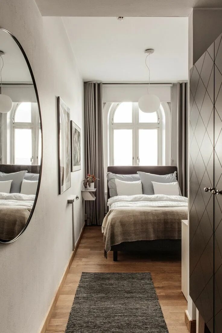 Планировка узкой спальни I Found the Best Sleep of My Life in a Small Swedish Hotel Small apartment bedro