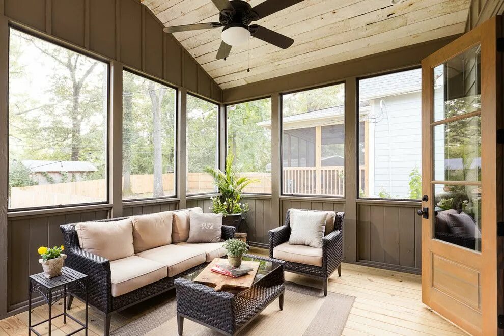 Планировка веранды фото Building relationships one customer at a time. Sunroom decorating, Rustic sunroo