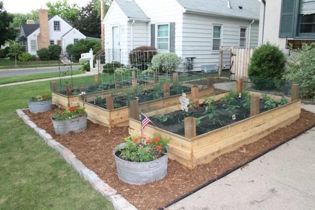 Планировка высоких грядок на участке front yard garden Building a raised garden, Garden bed layout, Vegetable garden 
