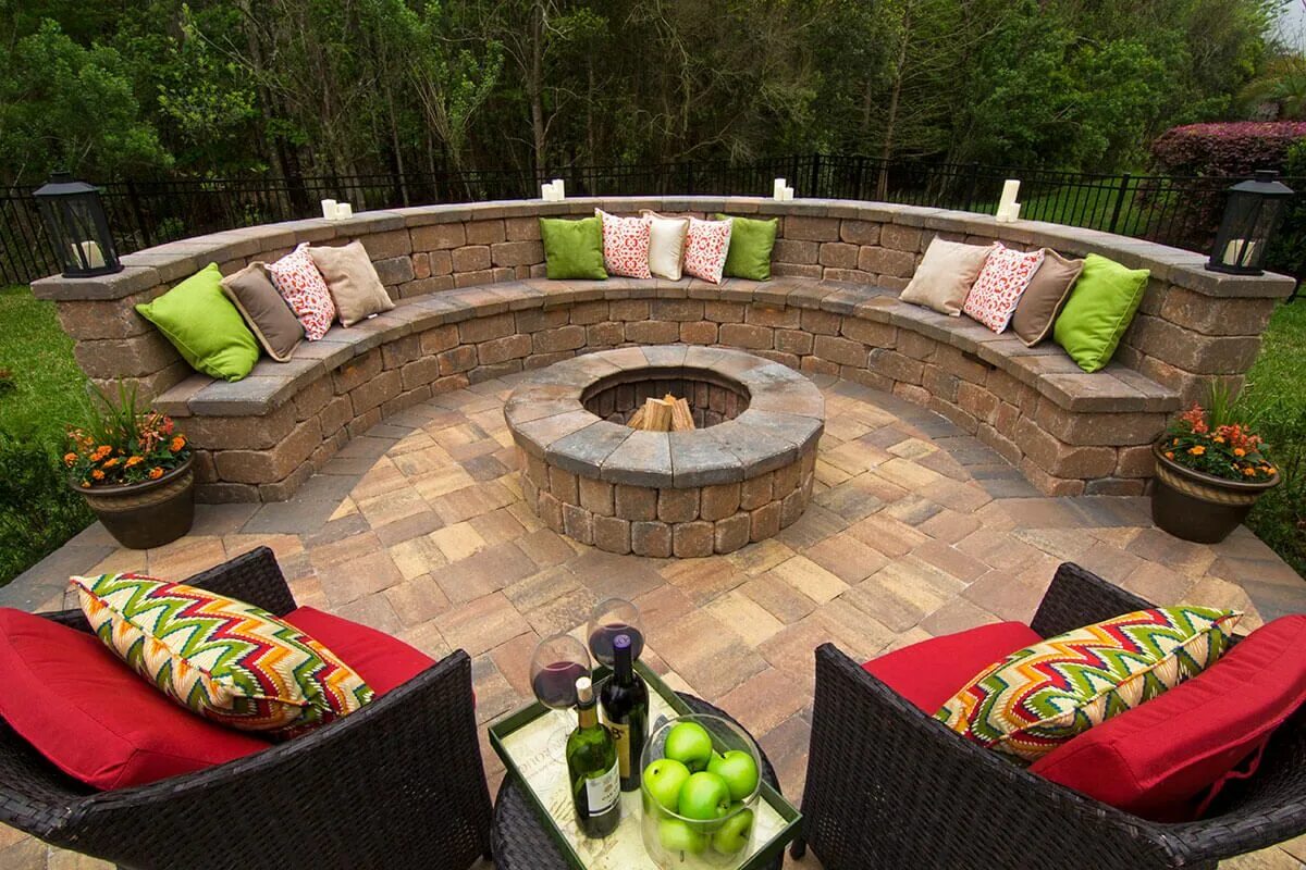 Планировка зоны барбекю на садовом участке Art of Natural Stone Jacksonville, FL Fire pits Fire pit seating, Backyard patio