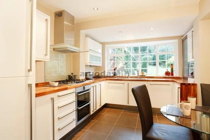 Планировки кухни с окном в современном Imagen relacionada Kitchen renovation, Contemporary kitchen, Painting laminate k