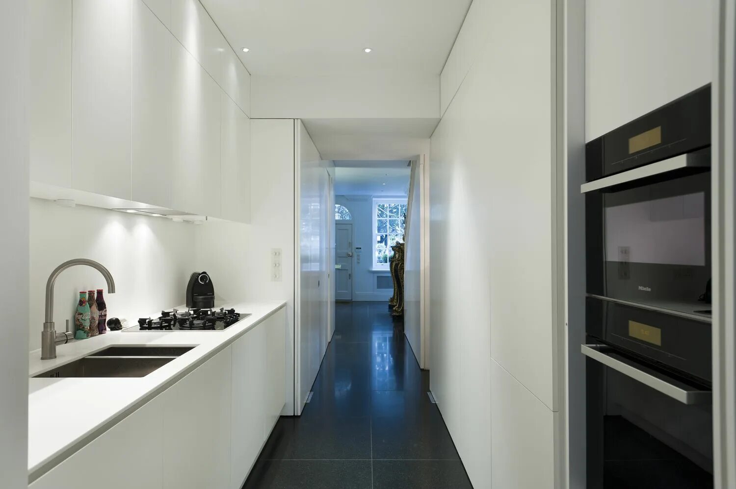 Планировки квартир кухня коридор Galley or Corridor Kitchen Layout