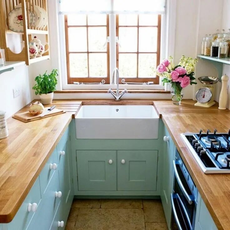 Планировки маленьких кухонь с окном 45 ideas para aplicar el color verde menta o mint en la cocina Small kitchen dec