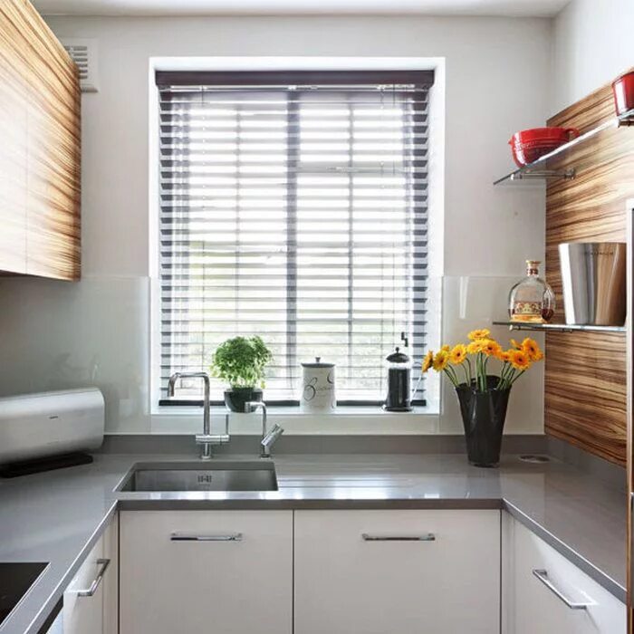 Планировки маленьких кухонь с окном П-образная планировка. Kitchen design small, Kitchen remodel cost, Kitchen remod