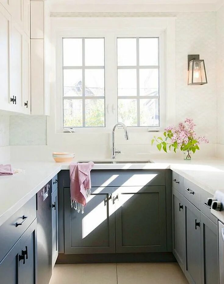 Планировки маленьких кухонь с окном A Chic Laundry Room Design with LG - copycatchic Kitchen remodel small, Kitchen 