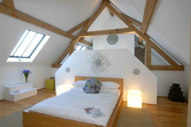 Планировки мансарды фото Converted Barn in the Cotswolds Diseño de interiores, Habitaciones de ático y Es