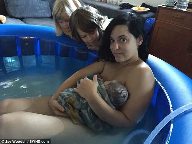 Плацента как выглядит после родов настоящая Mother turns her PLACENTA into a smoothie and feeds to her husband Daily Mail On