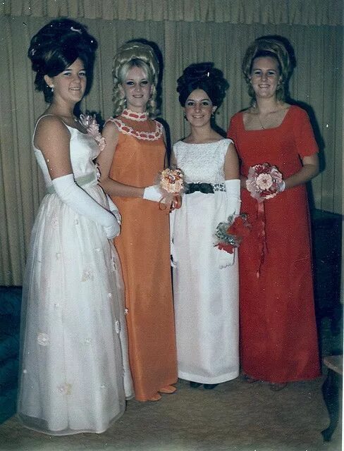 Платье 90 х годов фото Prom, 1969 Submitted by francy-vintage Vintage prom, Fashion, Vintage outfits