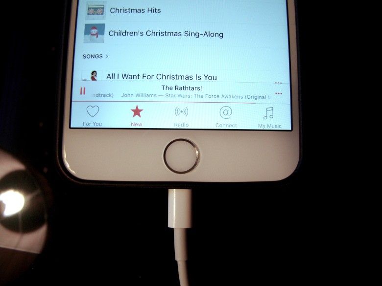 Подключение айфона к компьютеру Pro Tip: How to get iTunes to ignore iPhone while charging Itunes, Sing along so