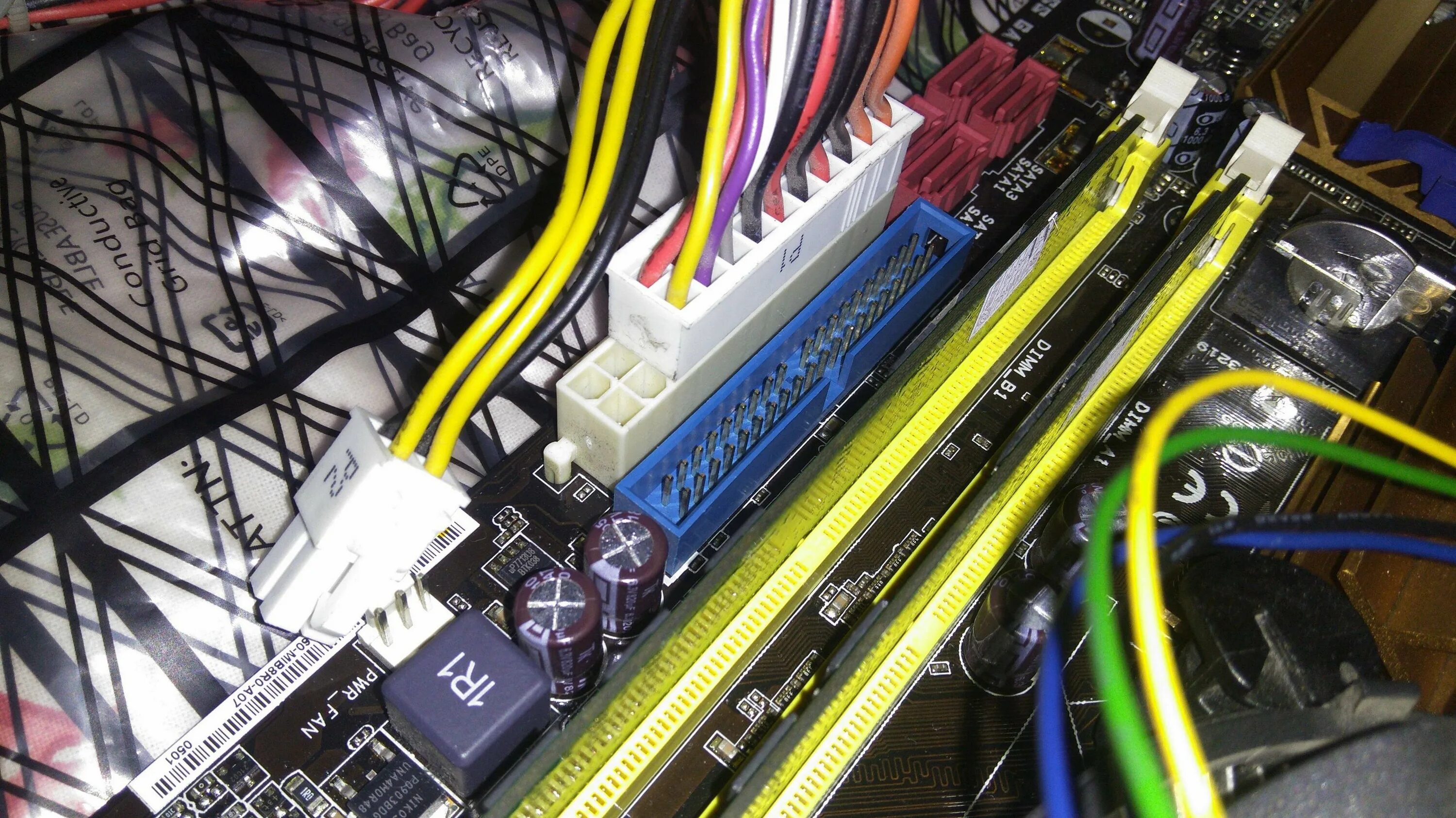 Подключение блока питания к материнской плате asrock Подключить блок питания 20pin к материнской плате c 24pin - Overclockers.ua